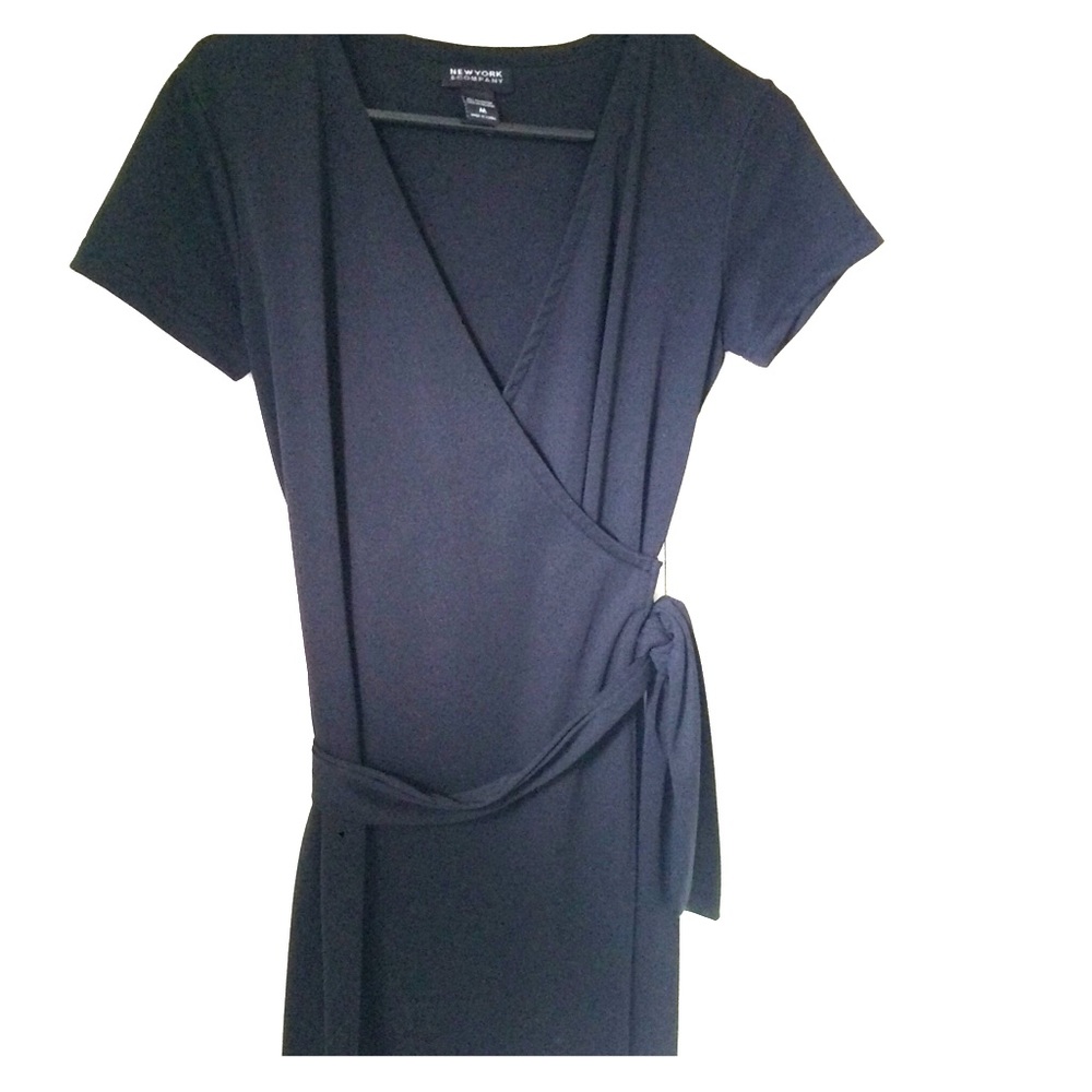 Wrap dress, New York & Co. no wrinkles!
